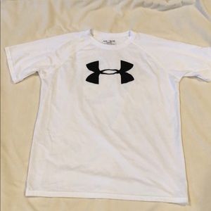 White Under Armour short sleeve shirt size YXL